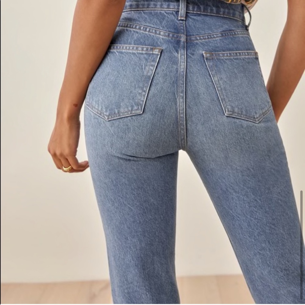 Reformation Cynthia High Rise Straight Jeans in Shasta Destroyed - Picture 3 of 12